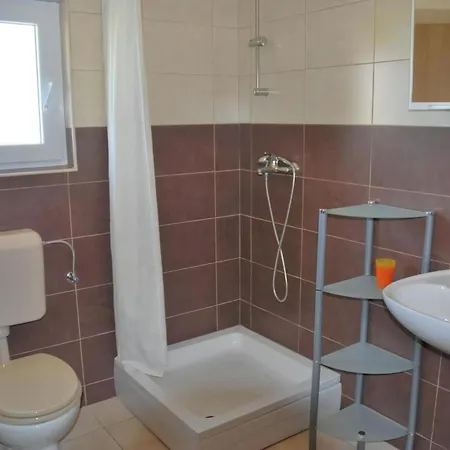 Ferienwohnung für vier Personen mit Balkon - b58114 *