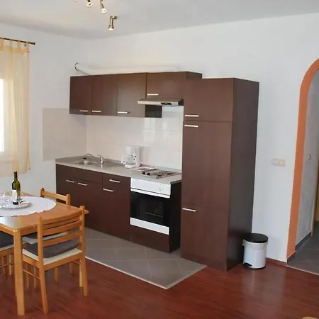 Ferienwohnung für vier Personen mit Balkon - b58114 *