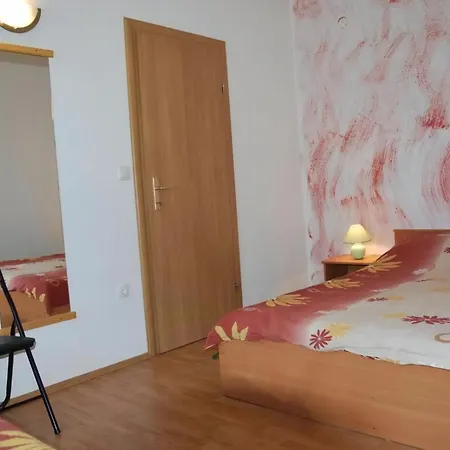 Fuer Vier Personen Mit Balkon *